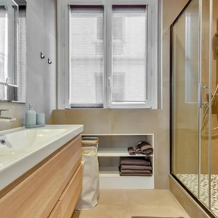 4 Personnes - Proche Tour Eiffel Apartmán Paříž